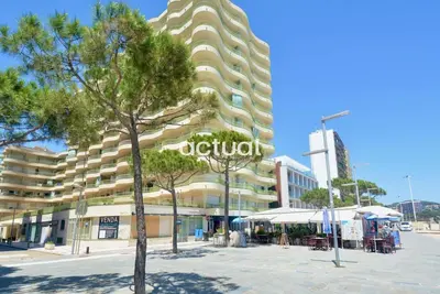 Image de Appartement spacieux en front de mer avec Wifi