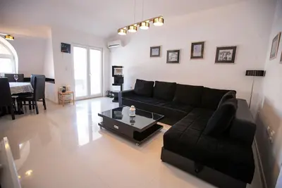 Image de Lake View Double Balcony City Center Apt in Ohrid