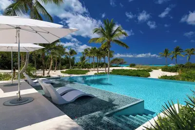 Image de Sea Breeze Estate in Providenciales by Personal Villas - A Peaceful Retreat