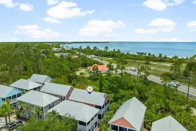 Image de Port St Joe Beach House Sandy Toes - Pet Friendly, Pools, Beach, Sleeps 6