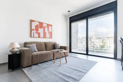 Image de Blueground | New North, High End, Balcony (Tlv-68)
