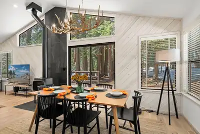 Image de Chic Tahoe Cabin | Soaking Tub, Fireplace, Patio & Forest View, Club Access