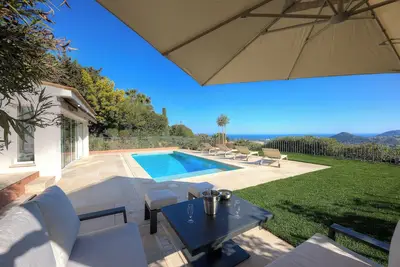 Image de Villa contemporaine avec vue mer panoramique à Mandelieu, Domaine du Grand Duc