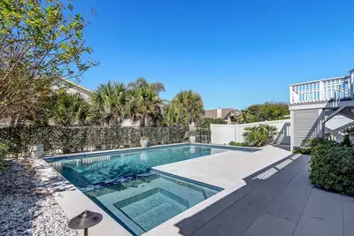Image de Amelia Island 3 Br Poolside Getaway