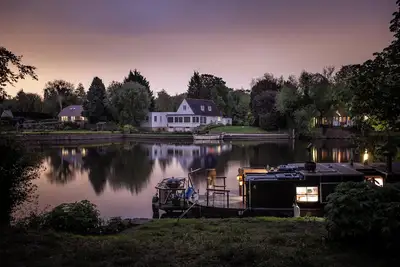 Image de Tranquil riverside retreat on the Thames near Windsor