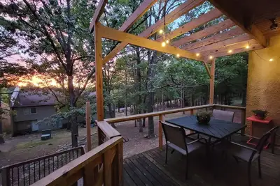 Image de 2br/2. 5ba Condo w/Shaded Balcony, Pool Steps Away, Lake Access Minutes Away