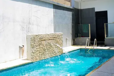 Image de Elegant 4br Oasis w\/ pool, piano & rooftop with jacuzzi in peaceful Ngaparou