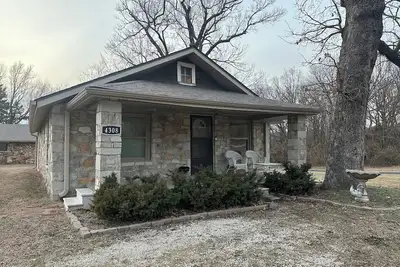 Image de Charming 2-bedroom farmhouse in peaceful Joplin