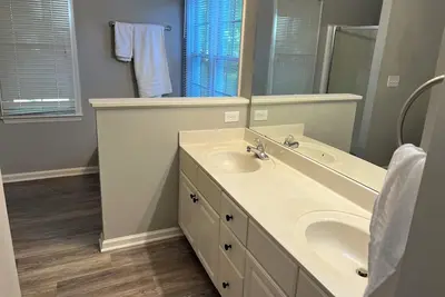 Image de Grand 3Bedroom Retreat in Cary