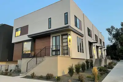 Image de Modern 2-bedroom townhouse with mountain views