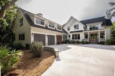 Image de Luxury 6-bedroom newly built home with pool & spa on Seabrook Island Golf Course