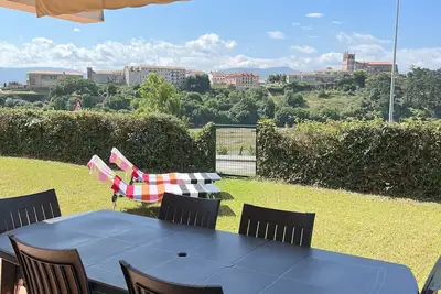 Image de Beautiful apartment on the coast with garden and swimming pool. Unique view! ! !