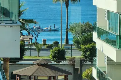 Sea & Beach Front \"Luxury Residence\" 1+1 Apt. 70m2 (18)