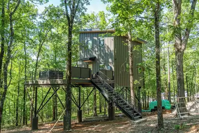 The Arrow Treehouse - Sleeps 6