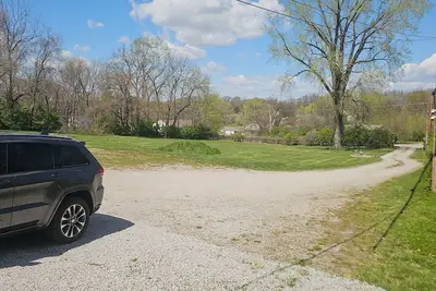 Image de Rustic campground in Kansas City. Fifa World Cup ready to rent private compound