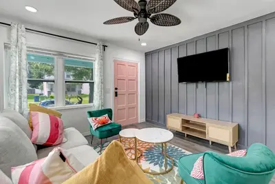 Image de Modern Retro Home - The Perfect Tampa Experience