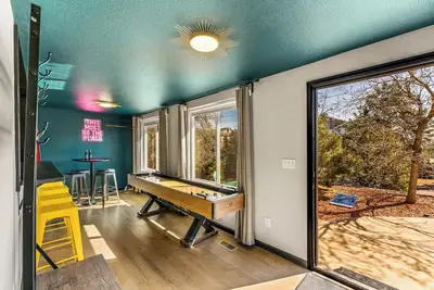 Image de Colorful Game Casa | Bbq | Firepit