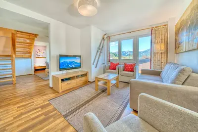 Image de Lovely apartment with wraparound balcony in perfect location