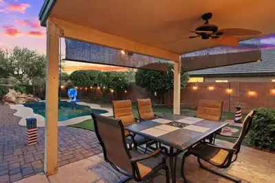 Image de Full family friendly house w/ private pool and pizza oven!