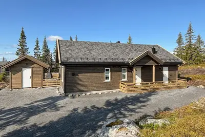 Image de Stunning home in Sjusjøen with sauna