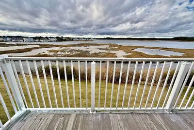 Image de New Listing: Waterfront at Bayville Shores w Panormaic Bay Views *3 Bedroom