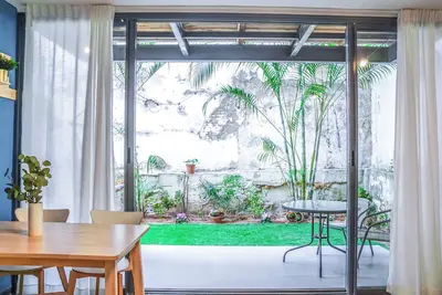 Image de Charming 1-bedroom Garden Apartment, 3 mins walk to the Beach