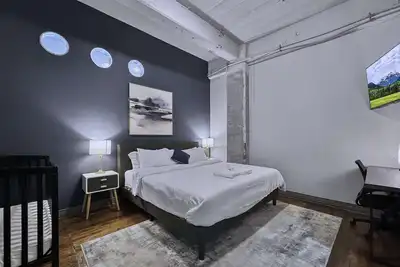 Image de Luxury 1bd | Dt Dallas | Sleeps 6 | Free Parking