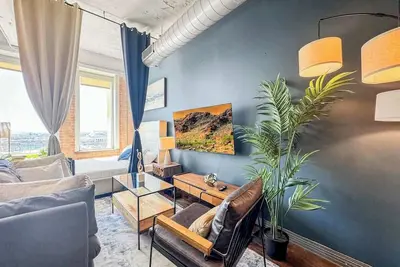 Image de Elegant 3bd | Dt Dallas | Sleeps 16 | Free Parking