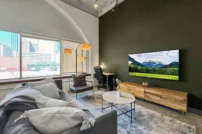 Image de Elegant 1bd | Dt Dallas | Sleeps 5 | Free Parking