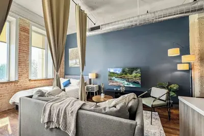 Image de Elegant 2bd | Dt Dallas | Sleeps 16 | Free Parking