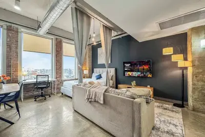 Image de Luxury 3bd | Dt Dallas | Sleeps 14 | Free Parking