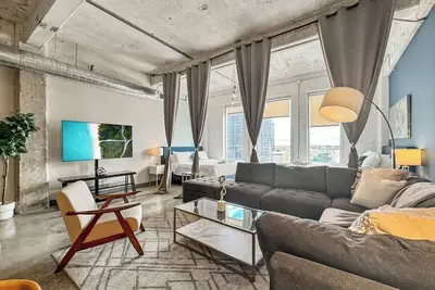 Image de Elegant 2bd | Dt Dallas | Sleeps 6 | Free Parking