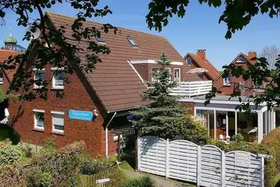 Image de Apartment 3 with balcony in the fisherman's house approx. 20m from the harbor & dike in a prime location