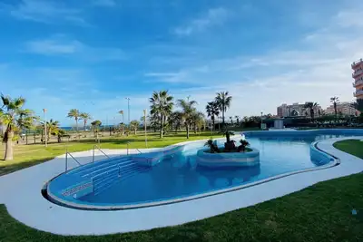 Image de Beautiful apartment on the beachfront with pool