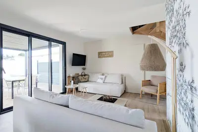 Image de Villa ØDYSSÉA - F6 Grande maison tout confort + jardin à 200 m plage & marché