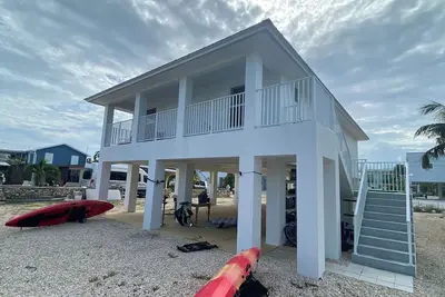 Image de Brand new home on the Gulf with your own boat slip