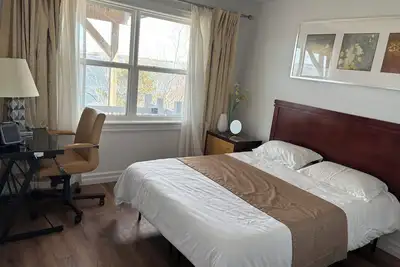 Image de Cozy stay overlooking the bedford basin
