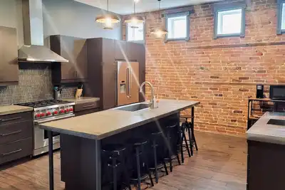 Image de Rustic-Meets-Modern 3br Stay in Brighton | Walk to Shops & Parks