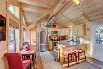 Image de Pet-Friendly Cabin:  Fire Pit, Near Denver & Breck