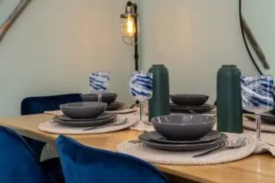 Image de Parking, 2 Bathrooms, Dining Space & Garden