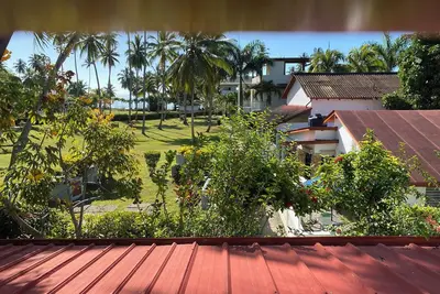 Comfortable townhouse with garden and porch, in beautiful beach urbanization.