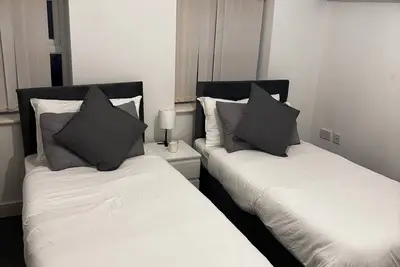 Sleek&Luxe Duplex |Free Parking|Fast WiFi |10 mins from Nottingham Station!
