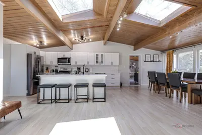 Image de Highland Park Family Ranch - Walk to Lake & Metra to Chicago!