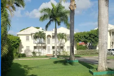 Image de Charming 2-bedroom apartment in gated community