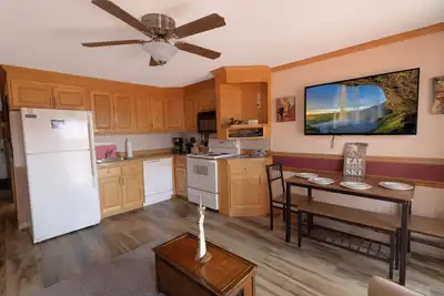 Image de Ml 239: Your 1br, bike-in/bike-out, charming summer oasis awaits you!