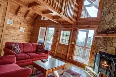 Image de Hot tub cabin in the Smokies.