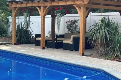 Image de Spacious 4 Br house with swimming pool, Ac, WiFi in wonderful Wading River