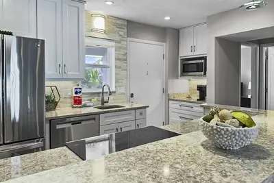 Image de Updated Two Bedroom Two Bath at White Sands Village
