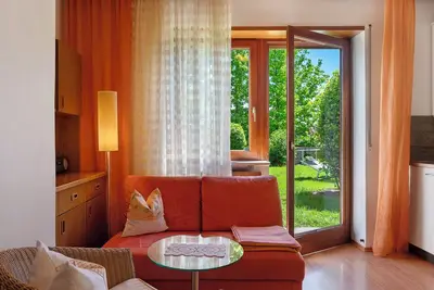 Appartement \"Hofanger Vinschgau\" avec vue sur les montagnes, terrasse privée et Wi-Fi