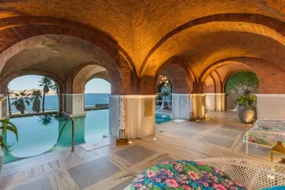 Image de 2 Hotel Suites in Awesome Cabo San Lucas with Fitness Room, WiFi, Ac